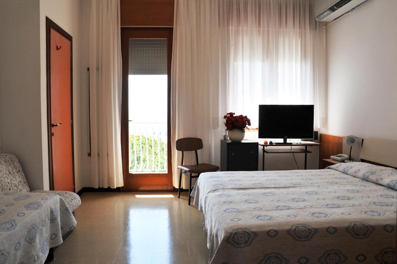 Hotel Reno Lido di Jesolo Buitenkant foto