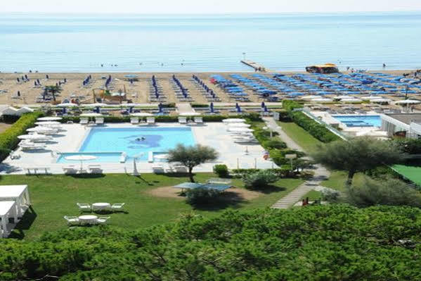 Hotel Reno Lido di Jesolo Buitenkant foto