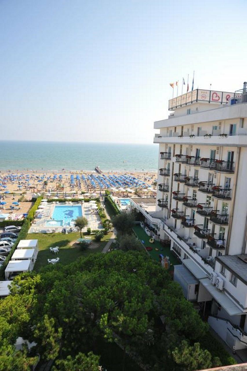 Hotel Reno Lido di Jesolo Buitenkant foto
